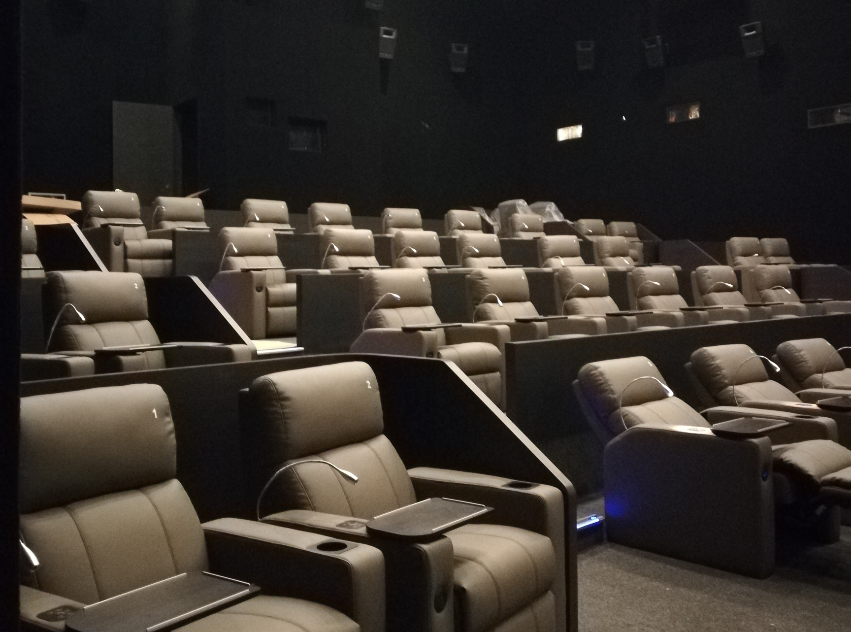 immerse-in-comfort-and-luxury-at-the-new-director-s-club-cinema-in-sm