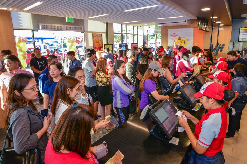 jollibee-petron-slex-is-now-open-orange-magazine