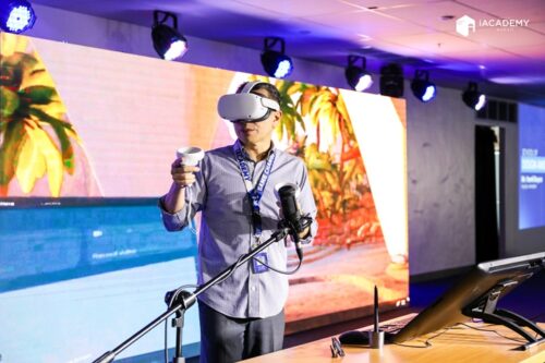 iACADEMY Professor Hamil Buyco Conducts VR Demonstration