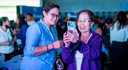 Erlinda Menor Learns How To Use GCash In Globe's #SeniorDigizen Event